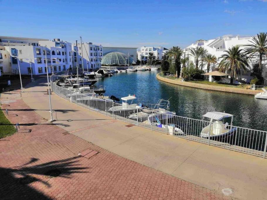 Апартаменты Marina Retreat *